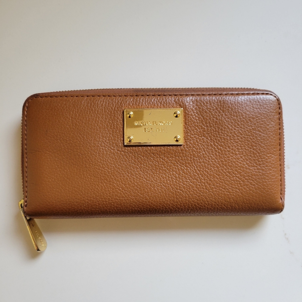 Michael Kors Leather Wallet in Tan